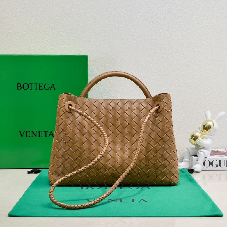 Bottega Veneta bv medium andiamo 32 brown lambskin