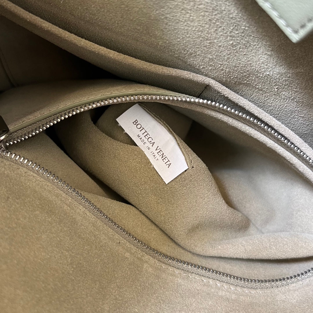 Bottega Veneta SARDINE HOBO 41 TRAVERTINE LAMBSKIN