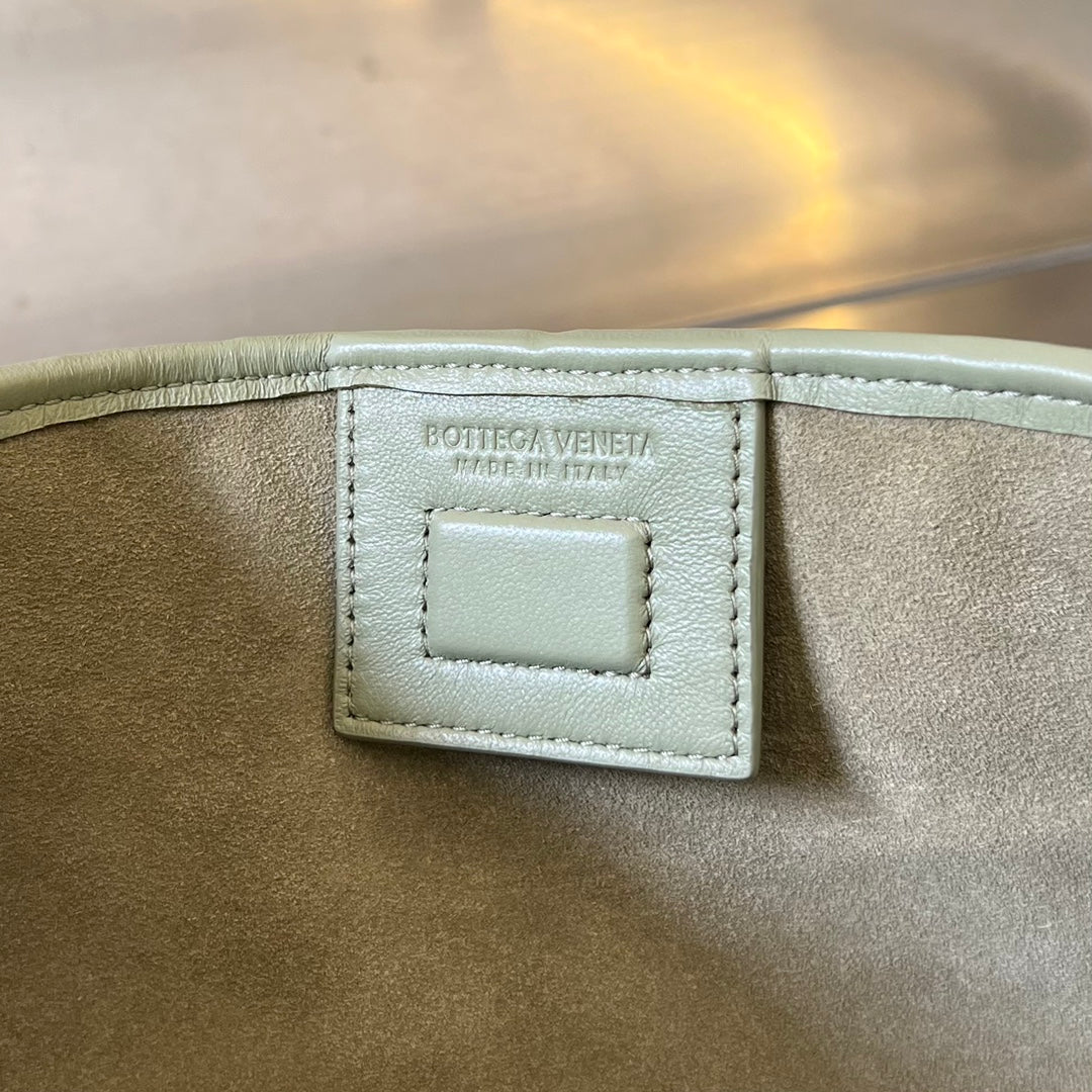 Bottega Veneta SARDINE HOBO 41 TRAVERTINE LAMBSKIN