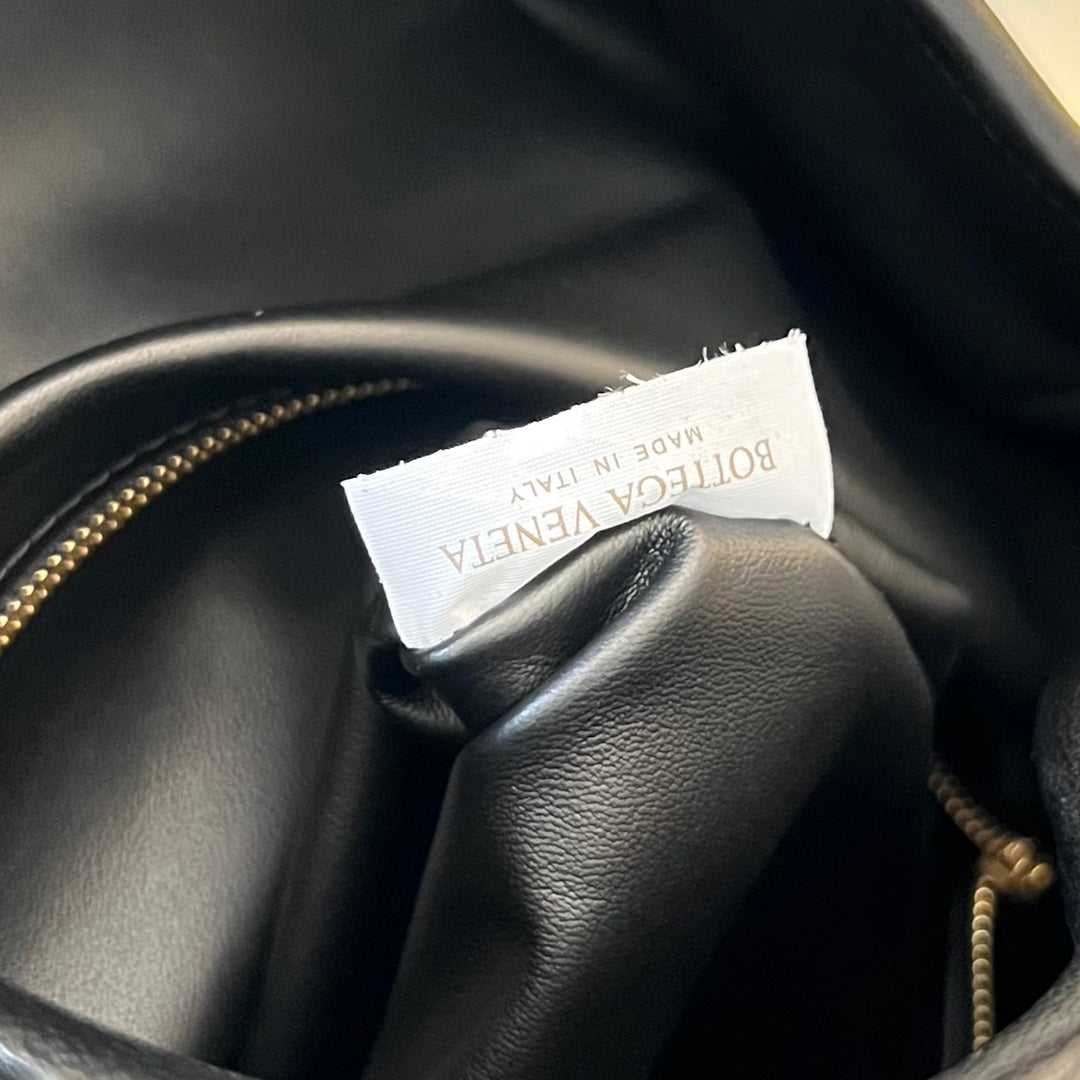 Bottega Veneta LARGE HOP 54 IN BLACK LAMBSKIN