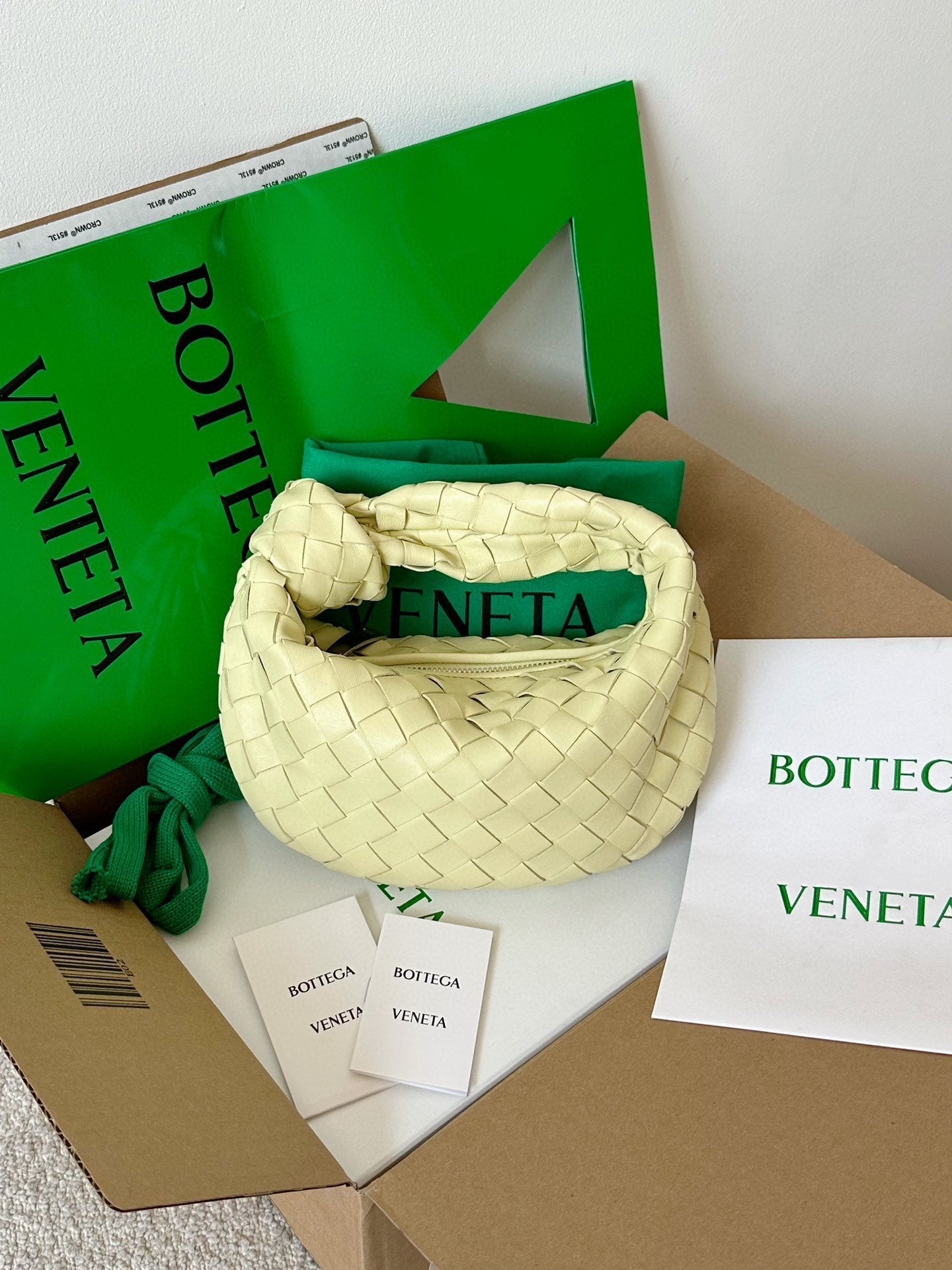 Bottega Veneta mini jodie 28 lime lambskin