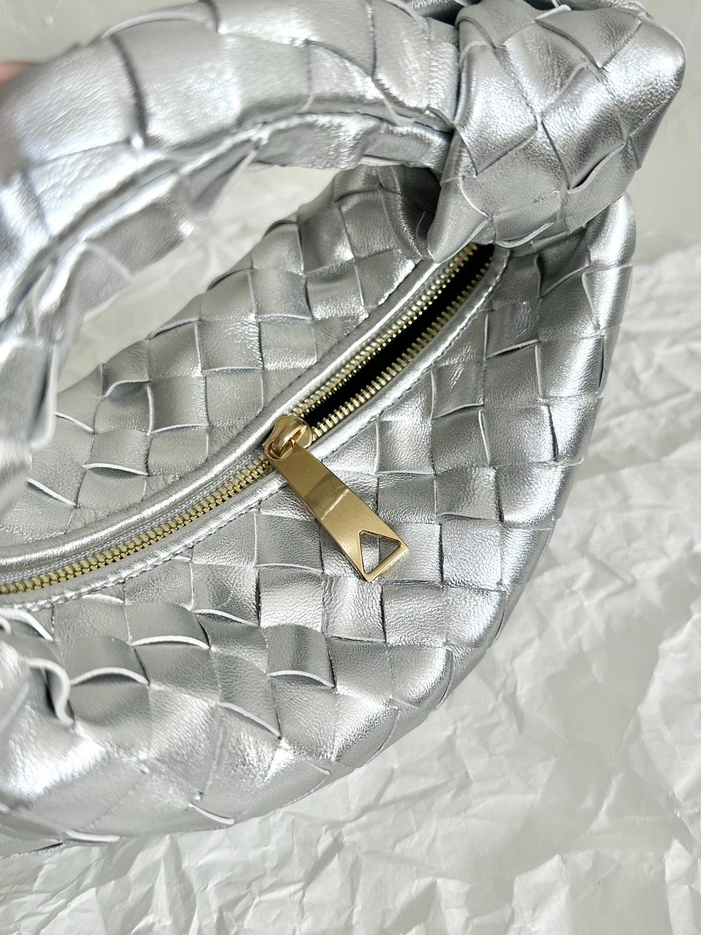Bottega Veneta mini jodie 28 silver metalic lambskin