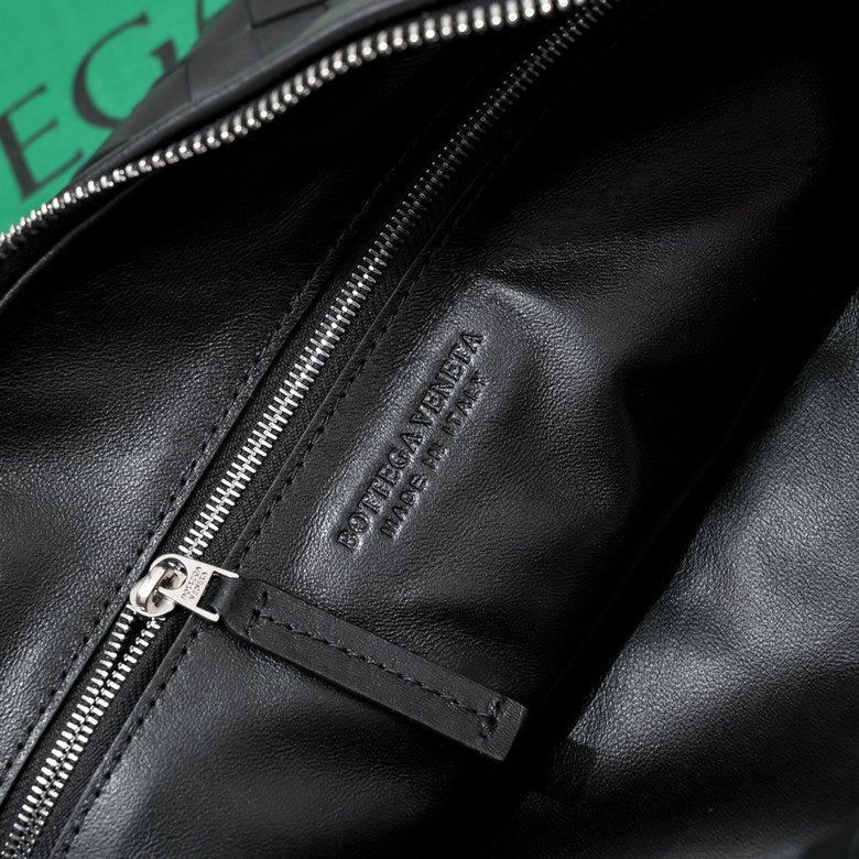 Bottega Veneta small jodie 48 black lambskin