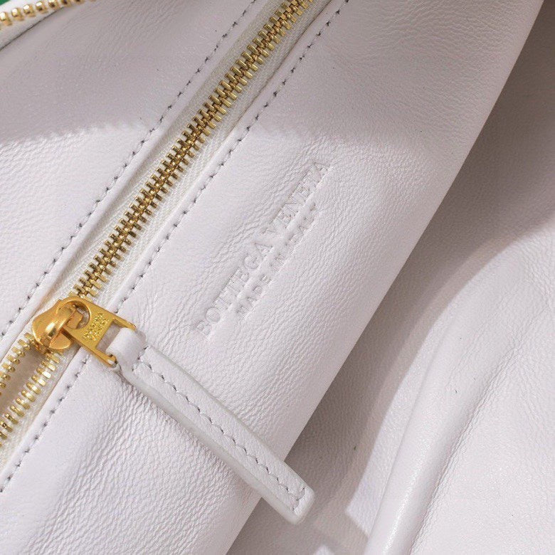 Bottega Veneta small jodie 48 white lambskin