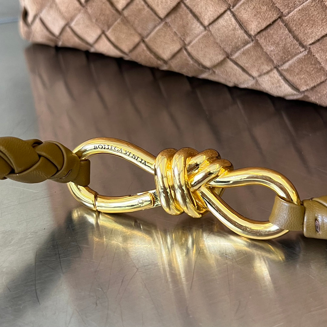 Bottega Veneta bv medium andiamo 32 brown suede