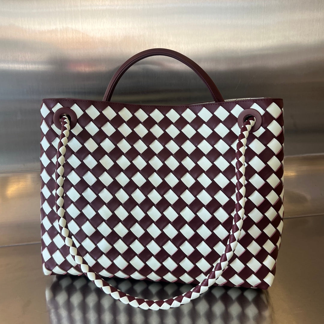 Bottega Veneta bv medium andiamo 32 white burgundy lambskin