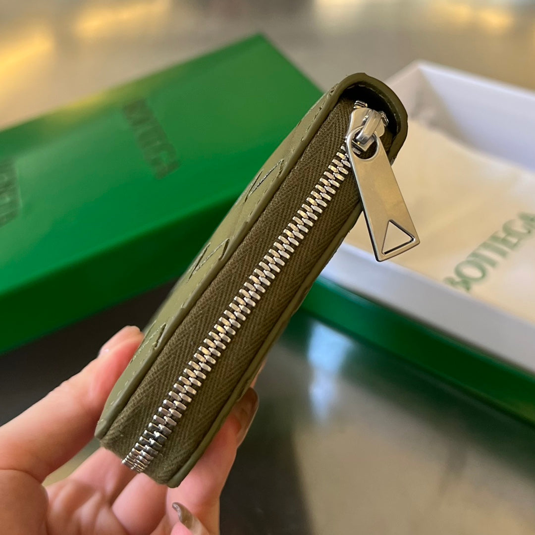 Bottega Veneta INTRECCIATO 19 WALLET IN OLIVE GREEN CALFSKIN