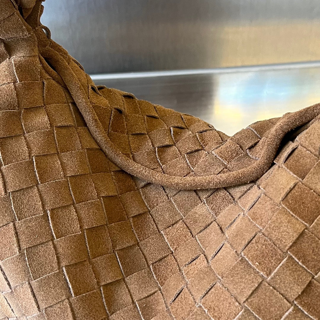 Bottega Veneta SMALL HOP 40 IN CARAMEL BROWN LAMBSKIN