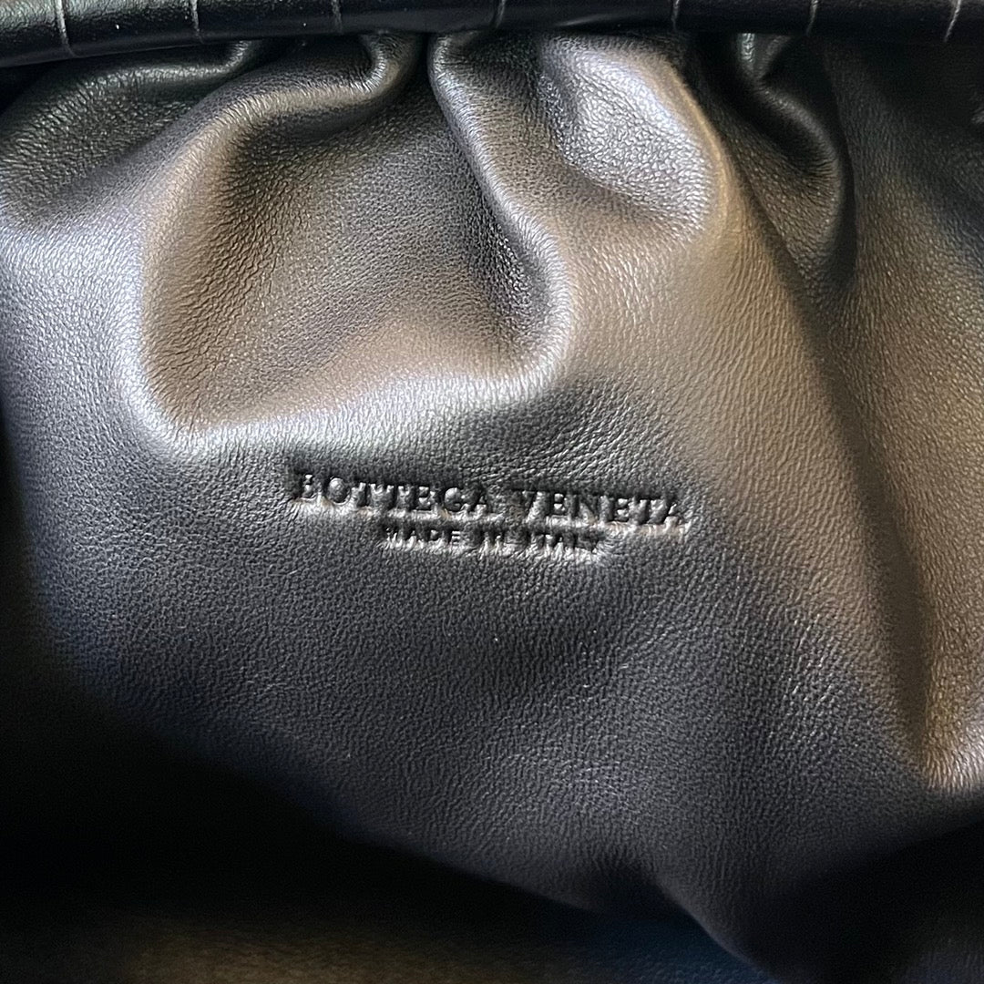 Bottega Veneta Classic Pouch 40cm Black Calfskin