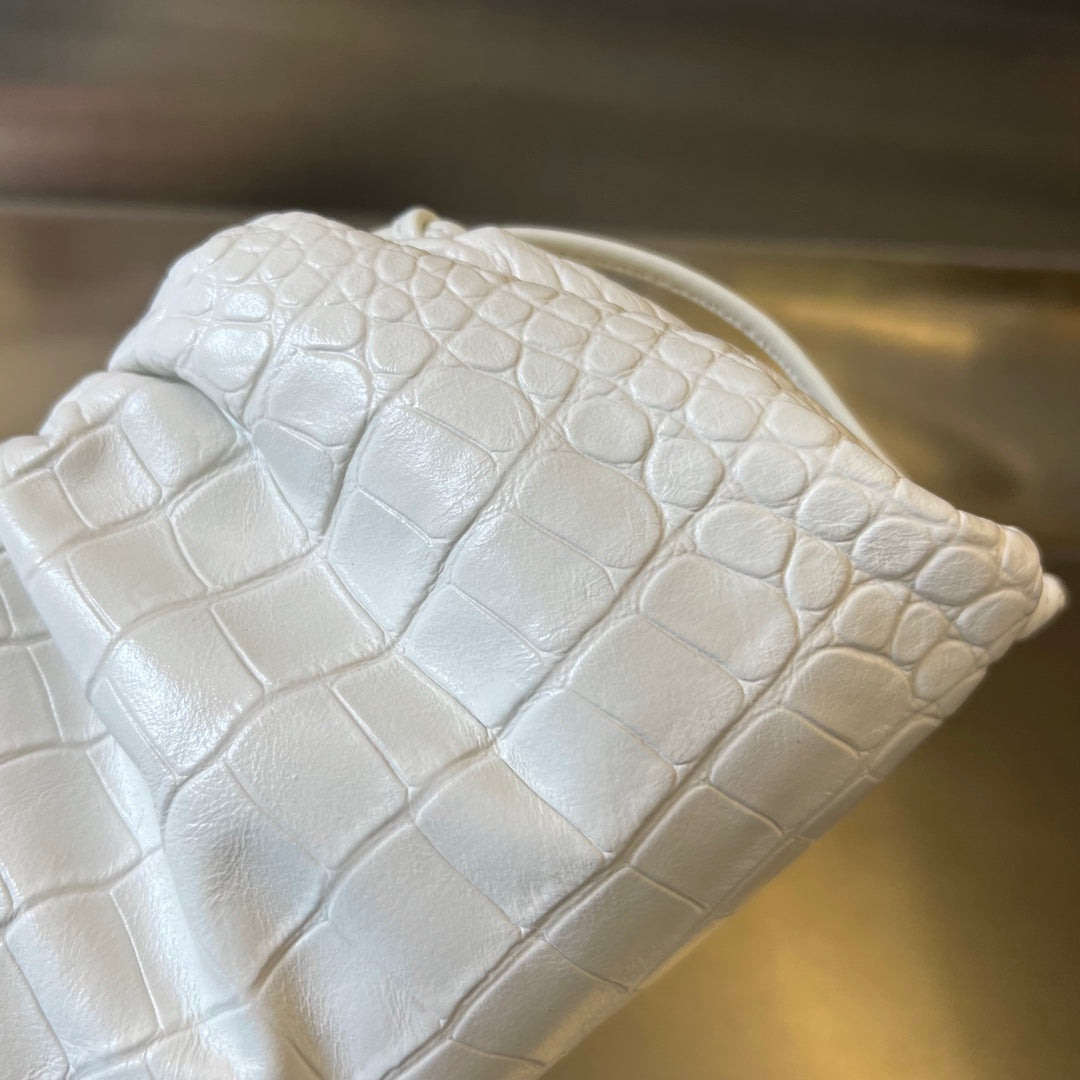 Bottega Veneta Mini Pouch 22cm Plaster Calfskin