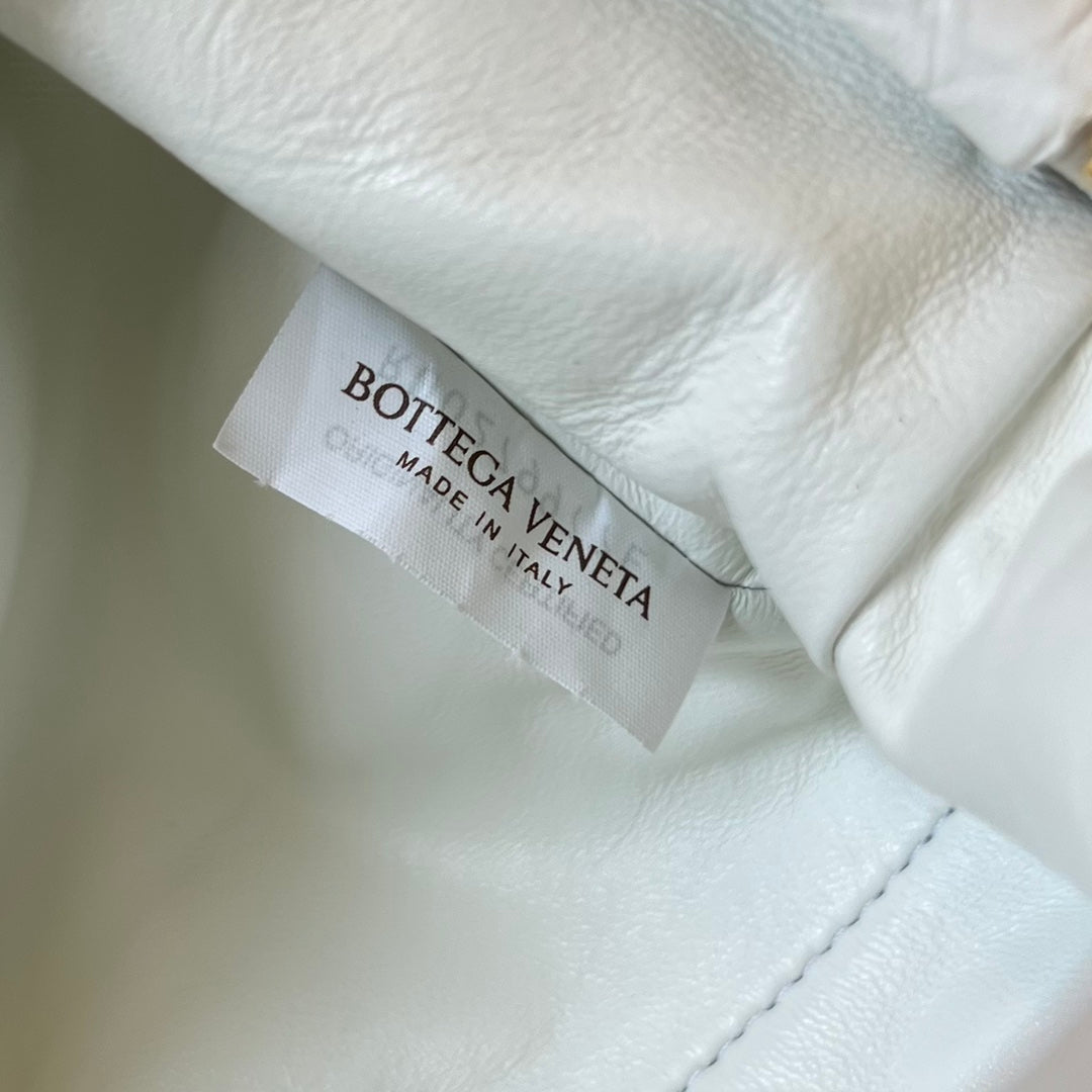 Bottega Veneta Mini Pouch 22cm Plaster Calfskin