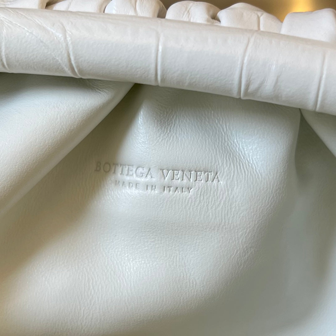 Bottega Veneta Mini Pouch 22cm Plaster Calfskin