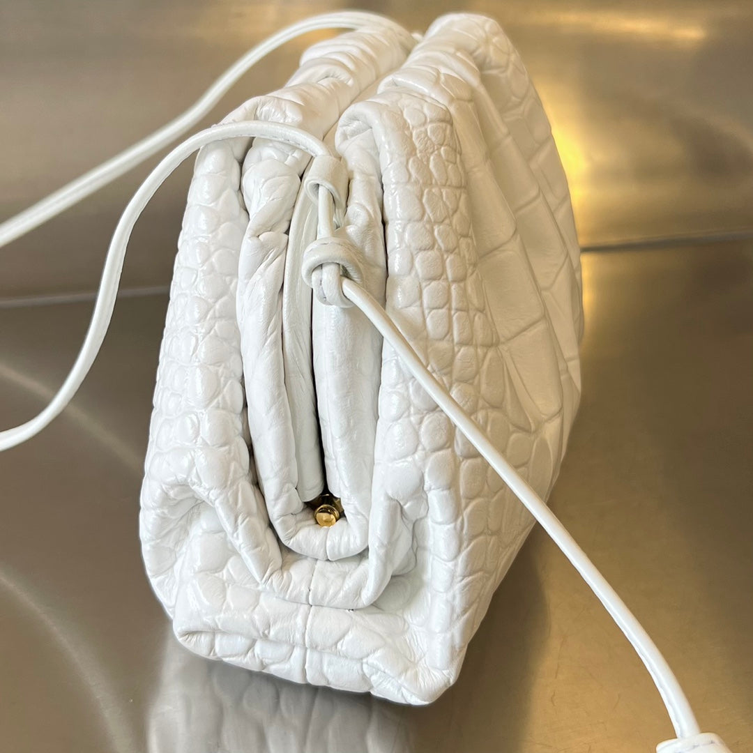 Bottega Veneta Mini Pouch 22cm Plaster Calfskin