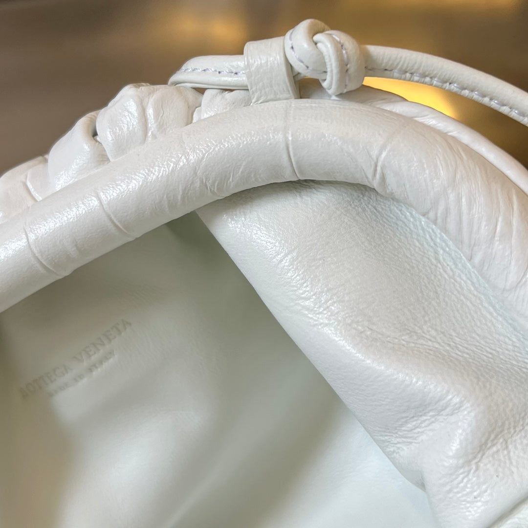 Bottega Veneta Mini Pouch 22cm Plaster Calfskin