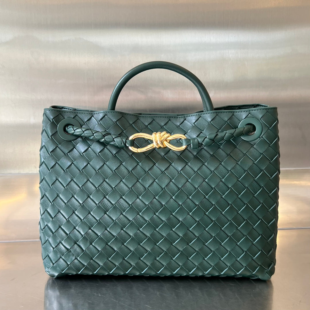 Bottega Veneta bv medium andiamo 32 castleton green lambskin