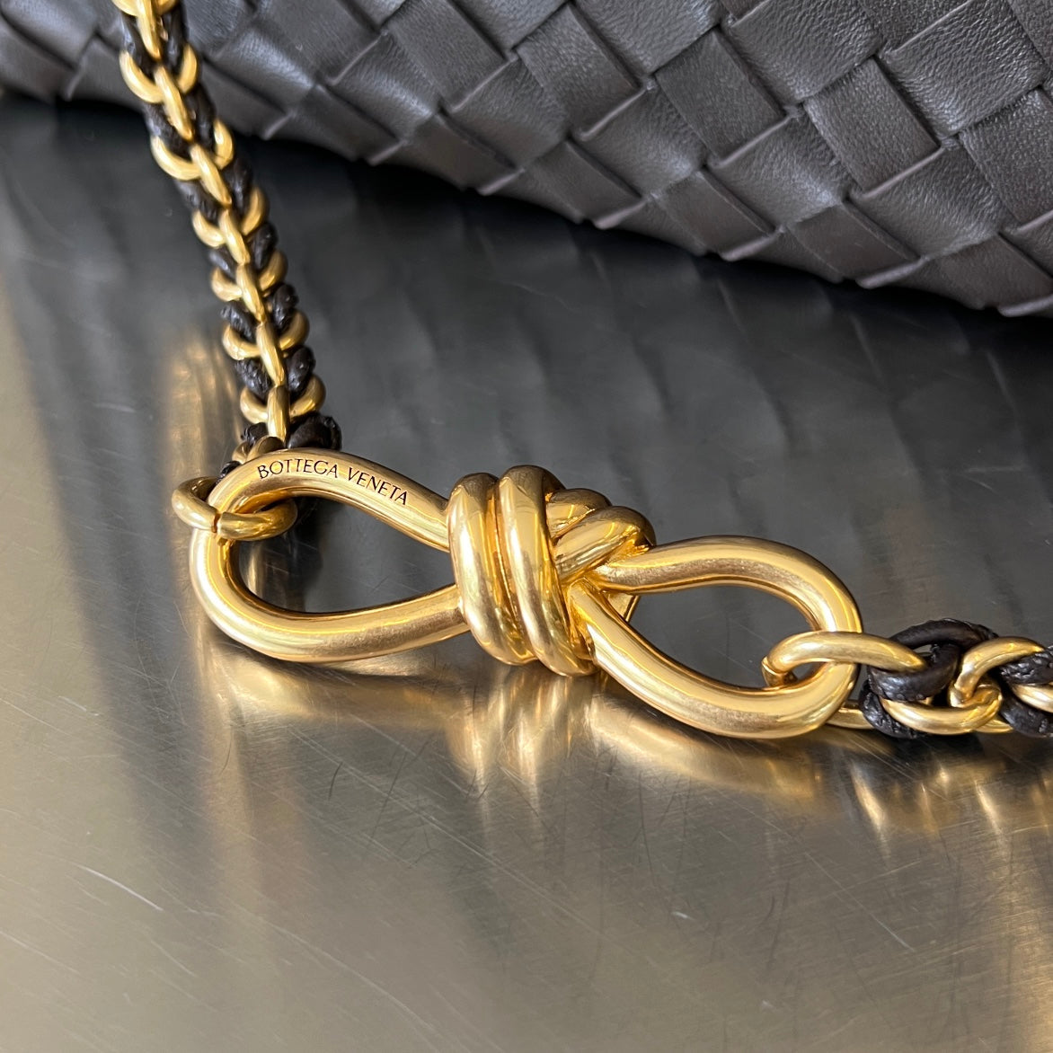 Bottega Veneta bv medium andiamo 32 chocolate lambskin