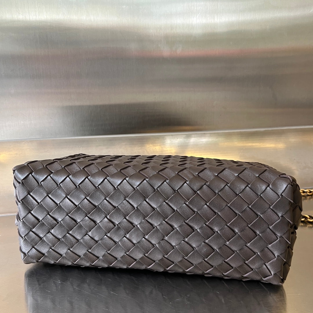 Bottega Veneta bv medium andiamo 32 chocolate lambskin