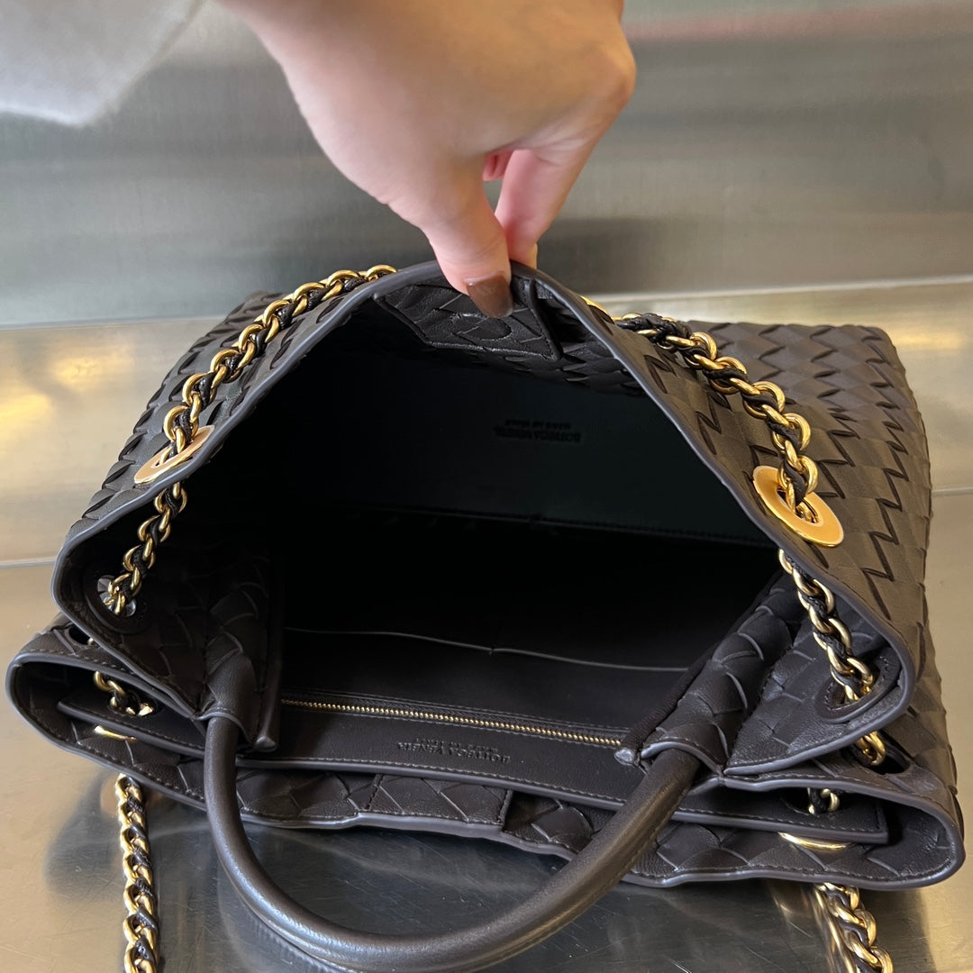 Bottega Veneta bv medium andiamo 32 chocolate lambskin