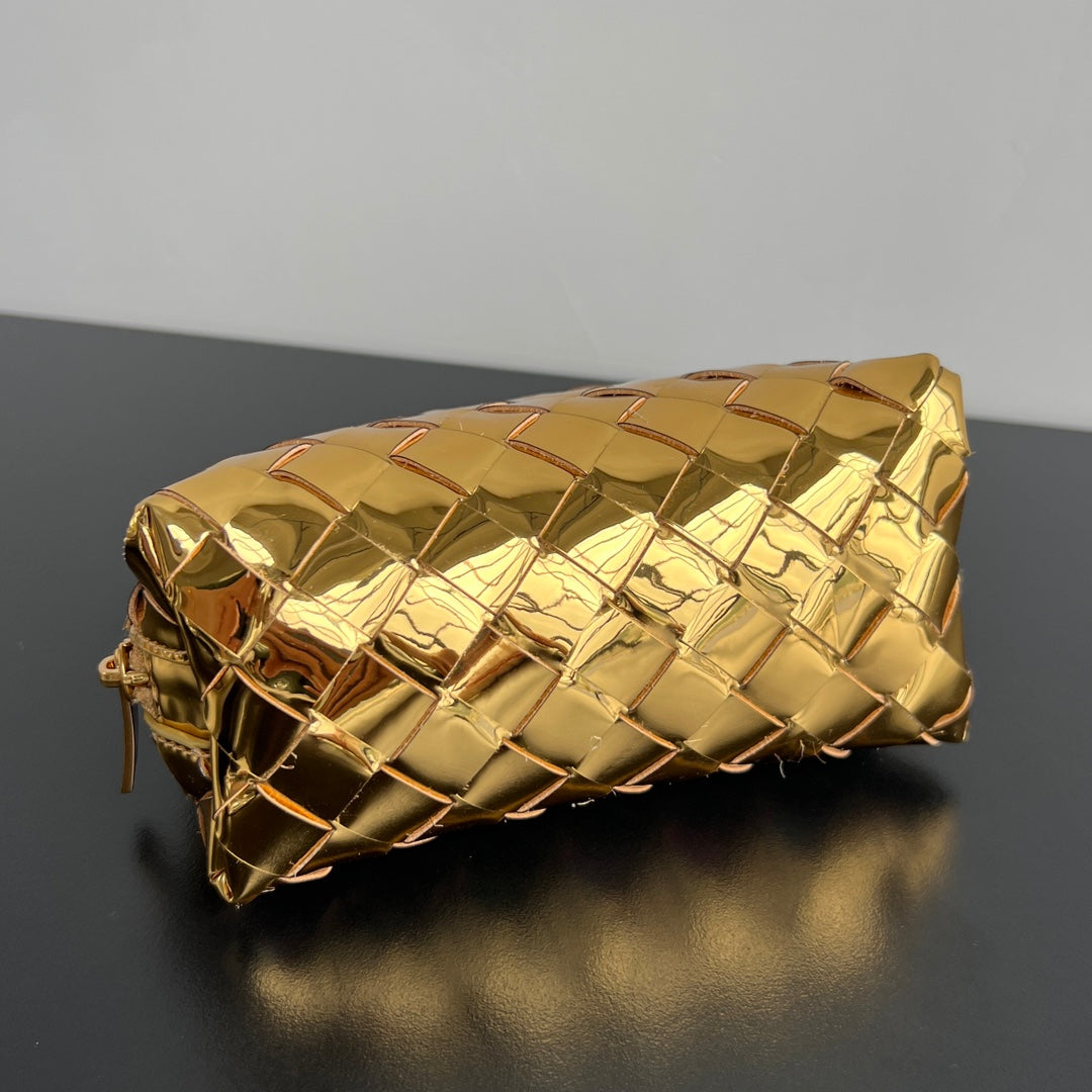 Bottega Veneta INTRECCIATO 16 BAG IN GOLDEN LAMBSKIN