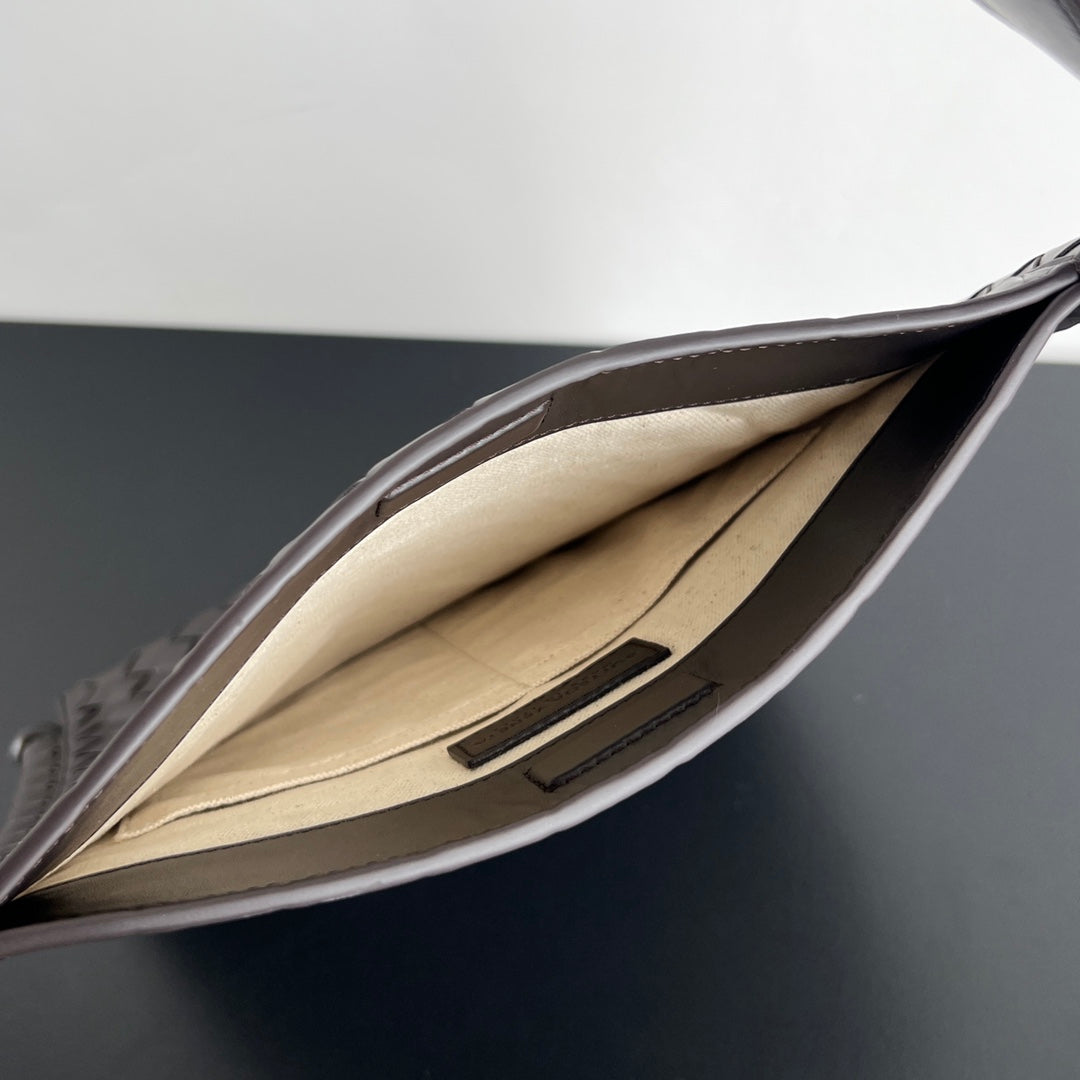 Bottega Veneta LARGE 35 FLAT LOOP IN BLACK CALFSKIN