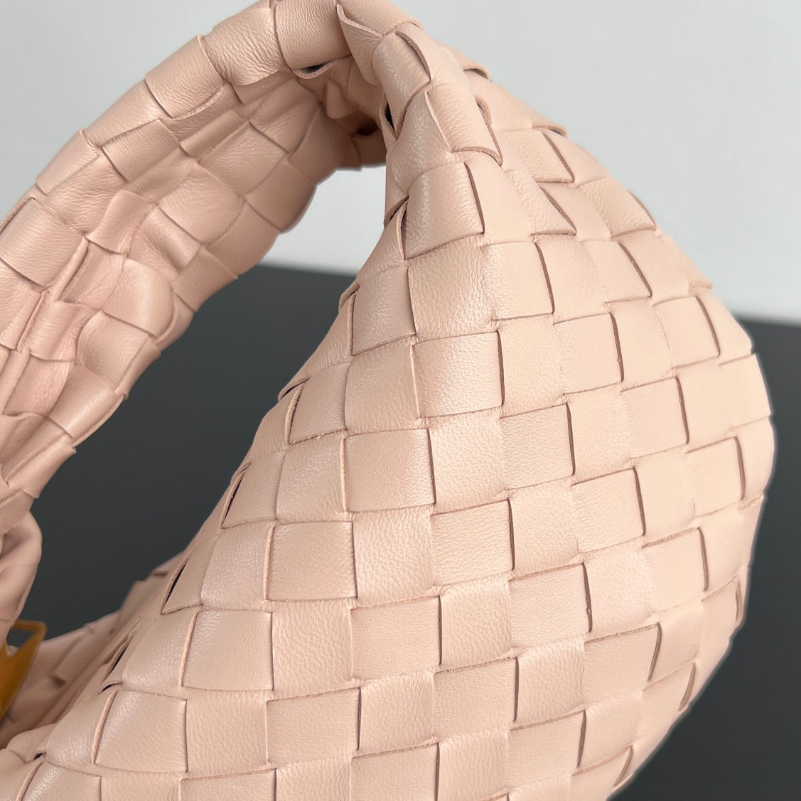 Bottega Veneta mini jodie 28 nude lambskin