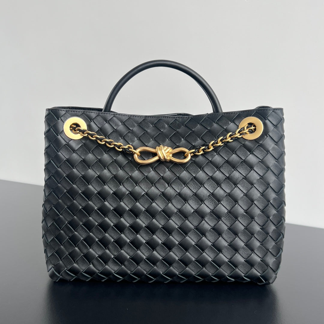 Bottega Veneta bv medium andiamo 32 black lambskin
