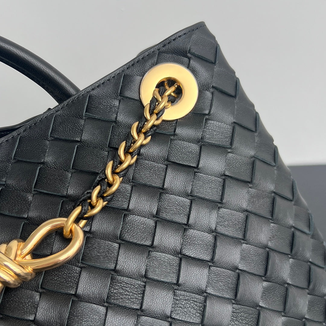 Bottega Veneta bv medium andiamo 32 black lambskin