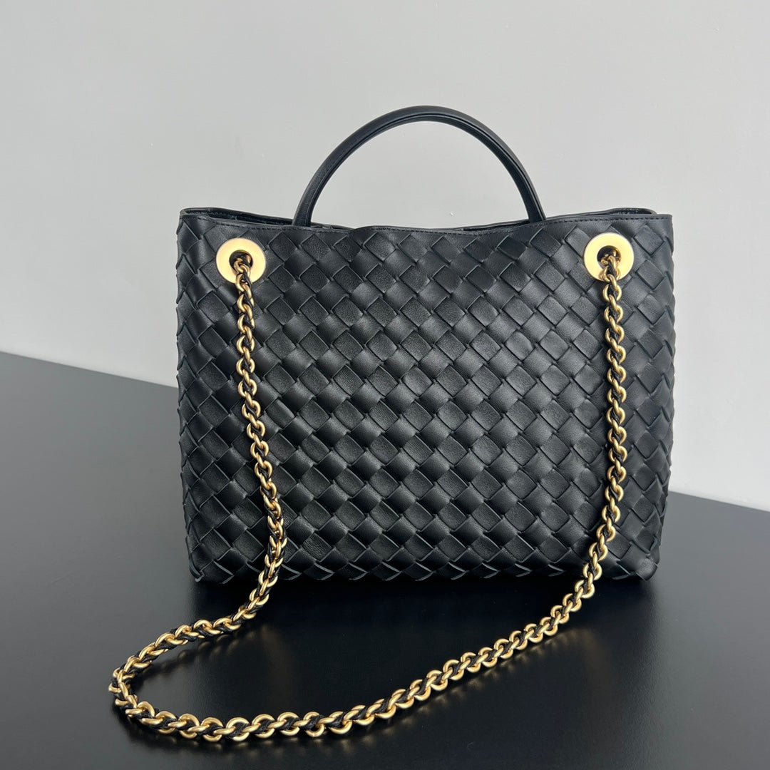 Bottega Veneta bv medium andiamo 32 black lambskin