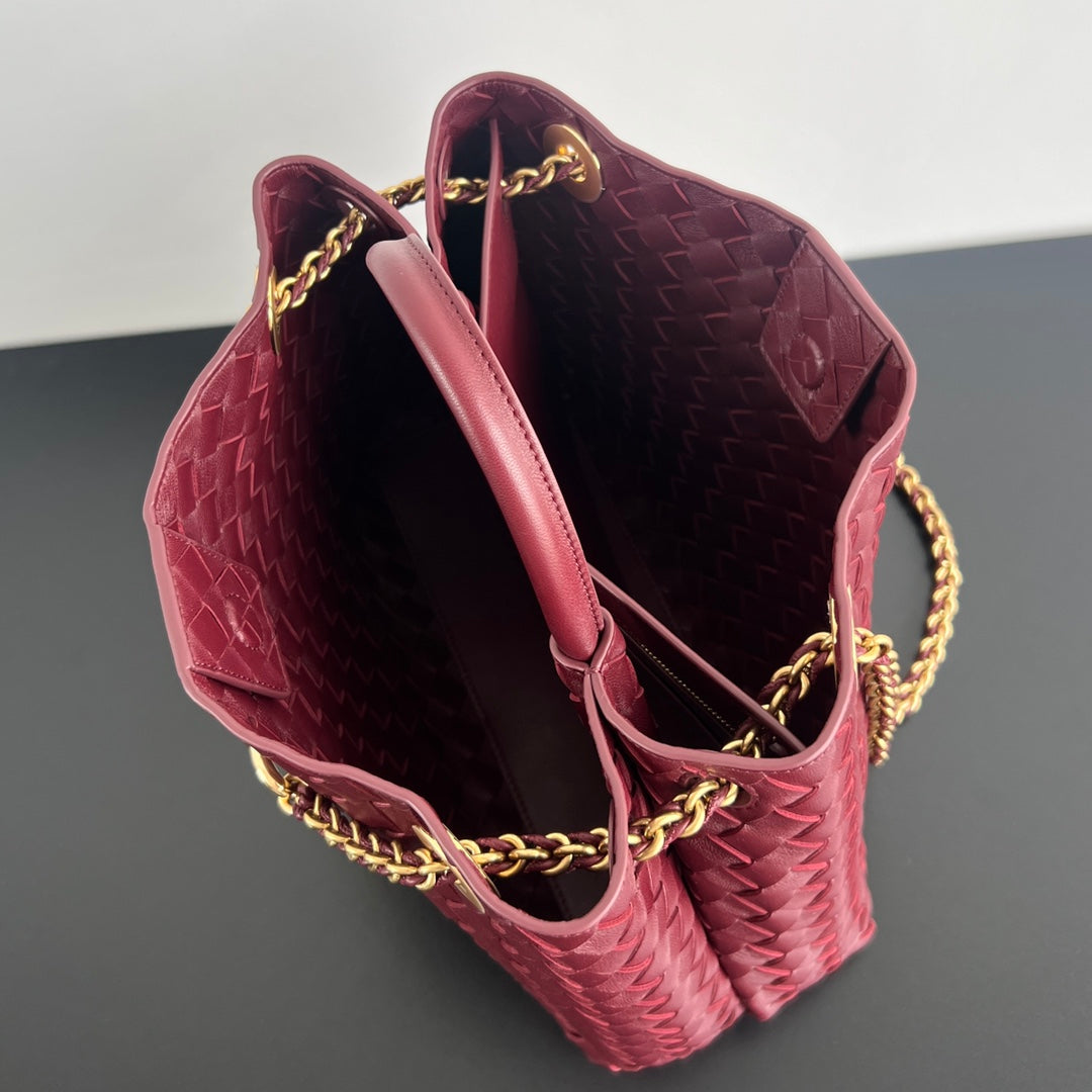 Bottega Veneta bv medium andiamo 32 burgundy lambskin