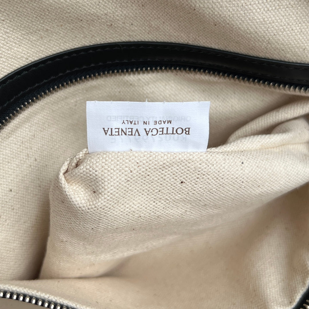 Bottega Veneta LARGE GETAWAY 39 WEEKENDER IN BLACK CALFSKIN