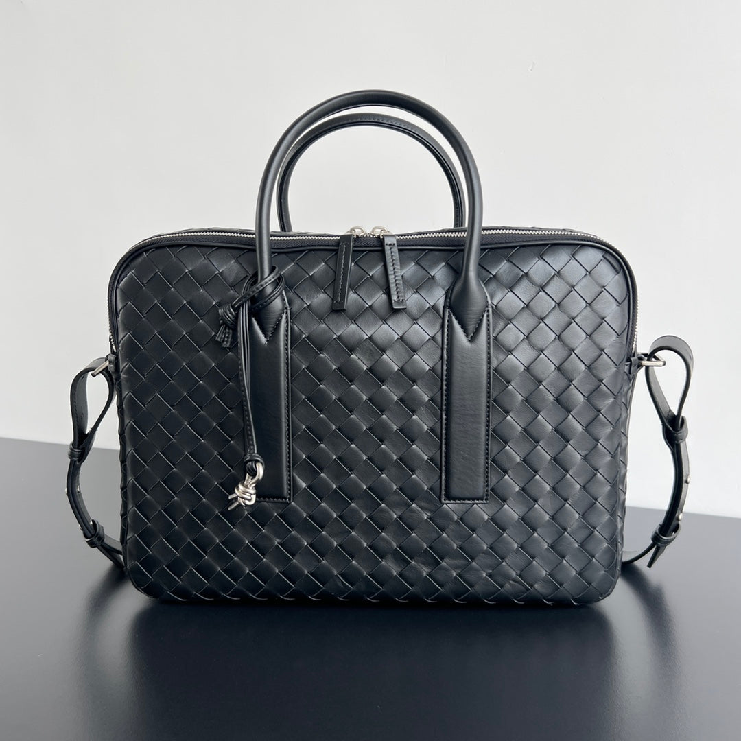 Bottega Veneta LARGE GETAWAY 39 WEEKENDER IN BLACK CALFSKIN