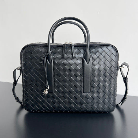 Bottega Veneta LARGE GETAWAY 39 WEEKENDER IN BLACK CALFSKIN