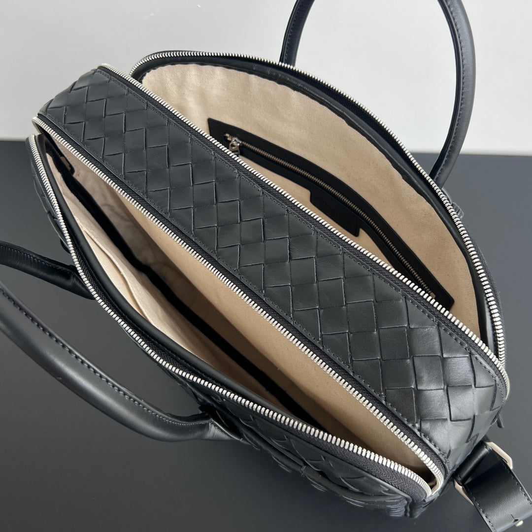 Bottega Veneta LARGE GETAWAY 39 WEEKENDER IN BLACK CALFSKIN