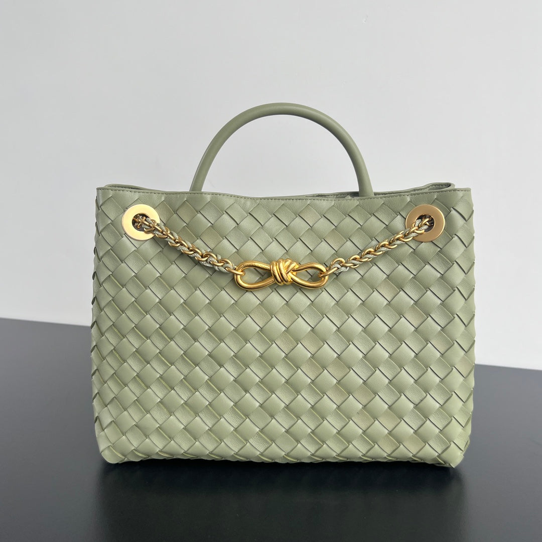 Bottega Veneta bv medium andiamo 32 light green lambskin