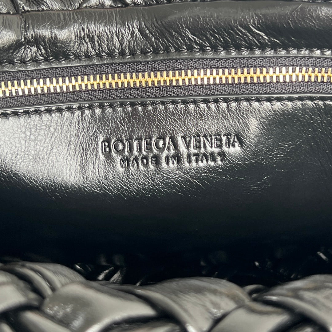 Bottega Veneta KALIMERO CITTÀ 25 IN BLACK CALFSKIN