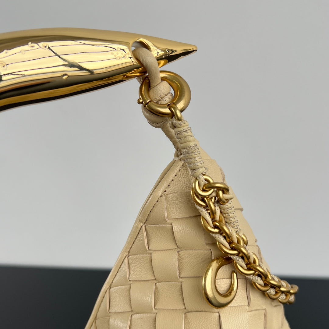 Bottega Veneta SARDINE 33 WITH CHAIN IN BEIGE LAMBSKIN