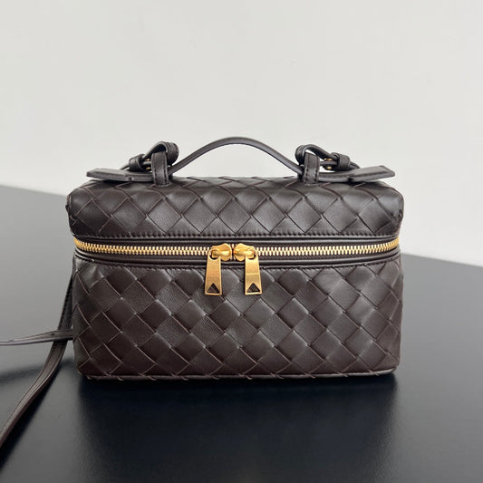 Bottega Veneta BANG BANG 22 VANITY CASE IN FONDANT CALFSKIN