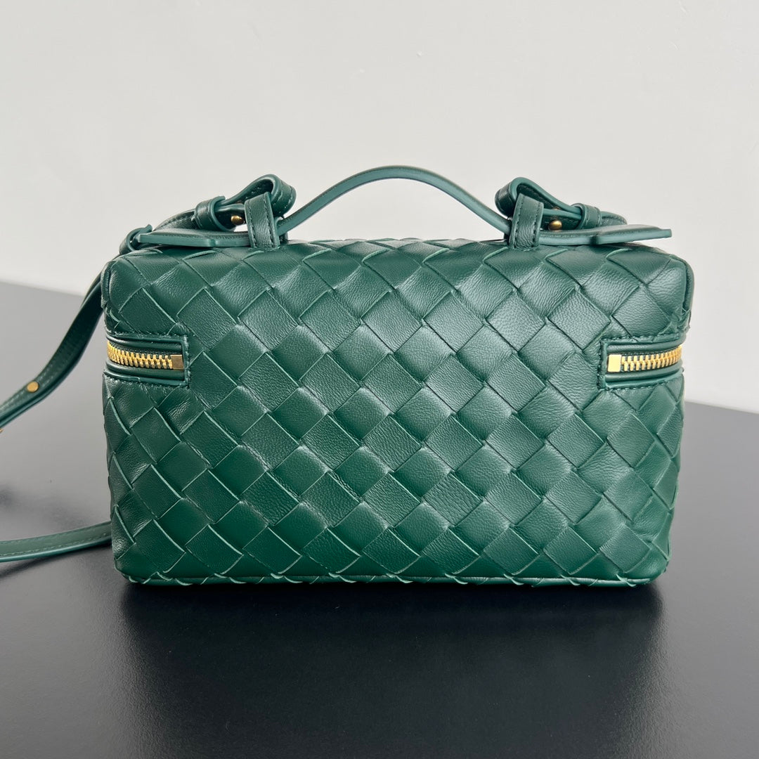 Bottega Veneta BANG BANG 22 VANITY CASE IN DARK GREEN CALFSKIN