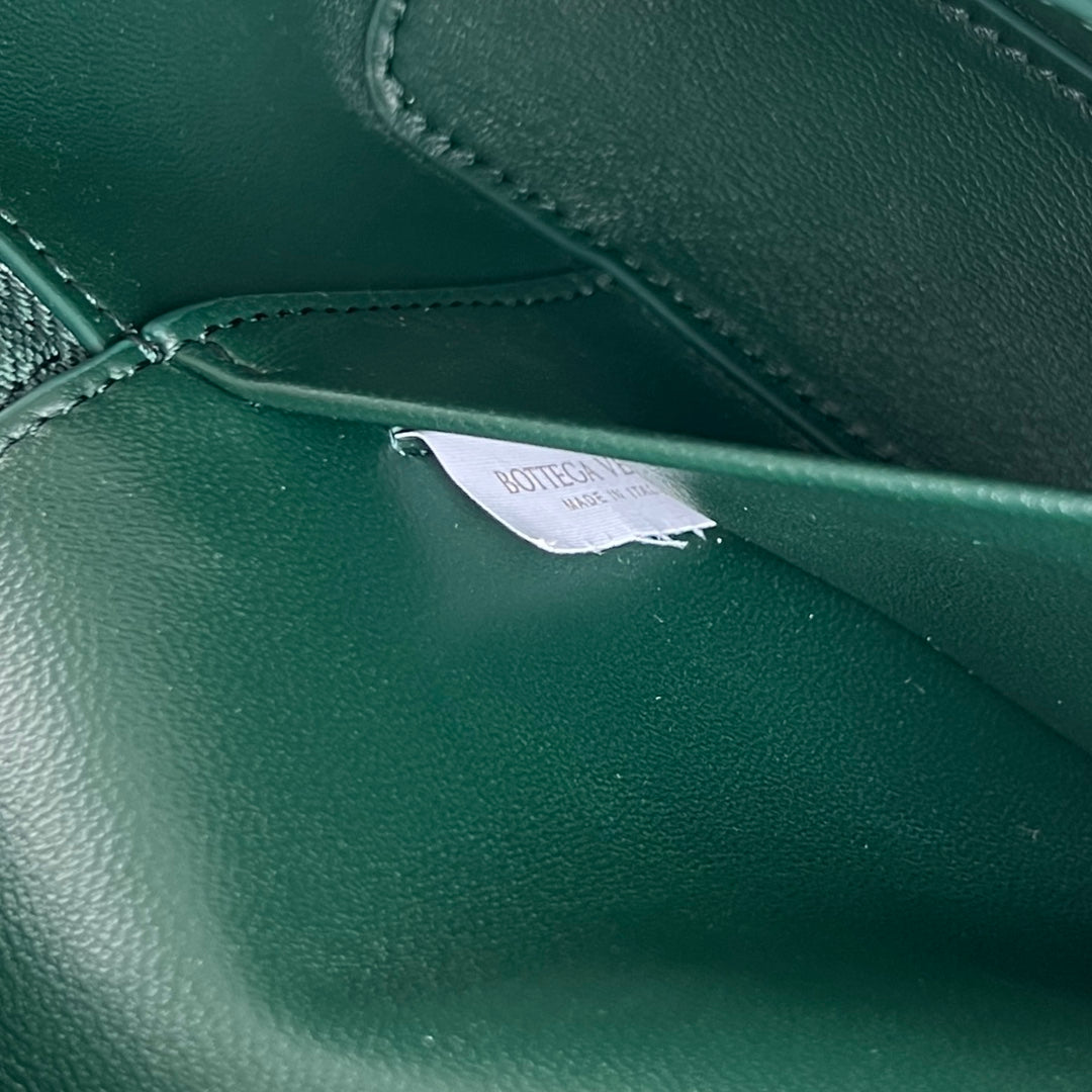 Bottega Veneta BANG BANG 22 VANITY CASE IN DARK GREEN CALFSKIN