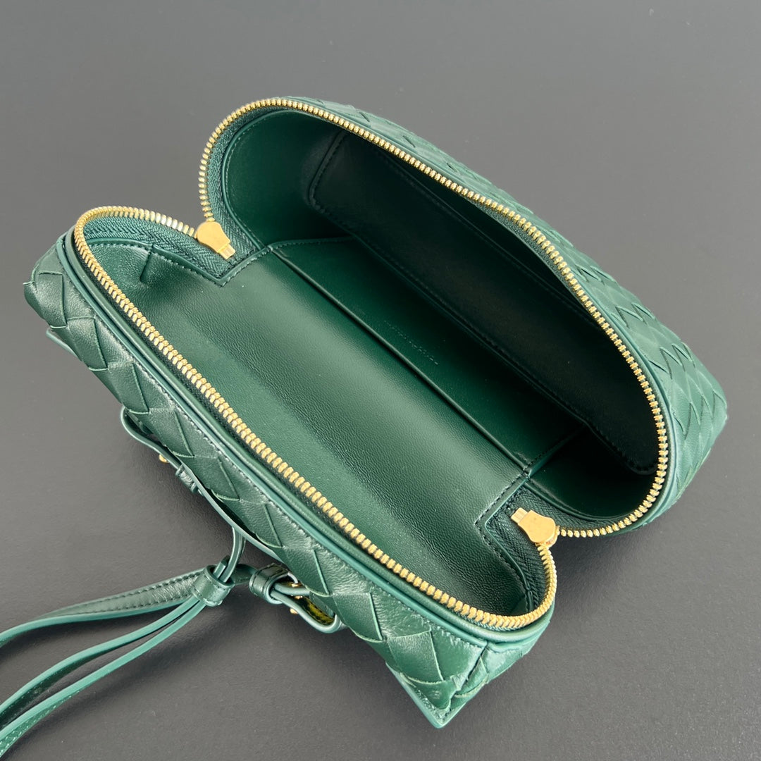 Bottega Veneta BANG BANG 22 VANITY CASE IN DARK GREEN CALFSKIN