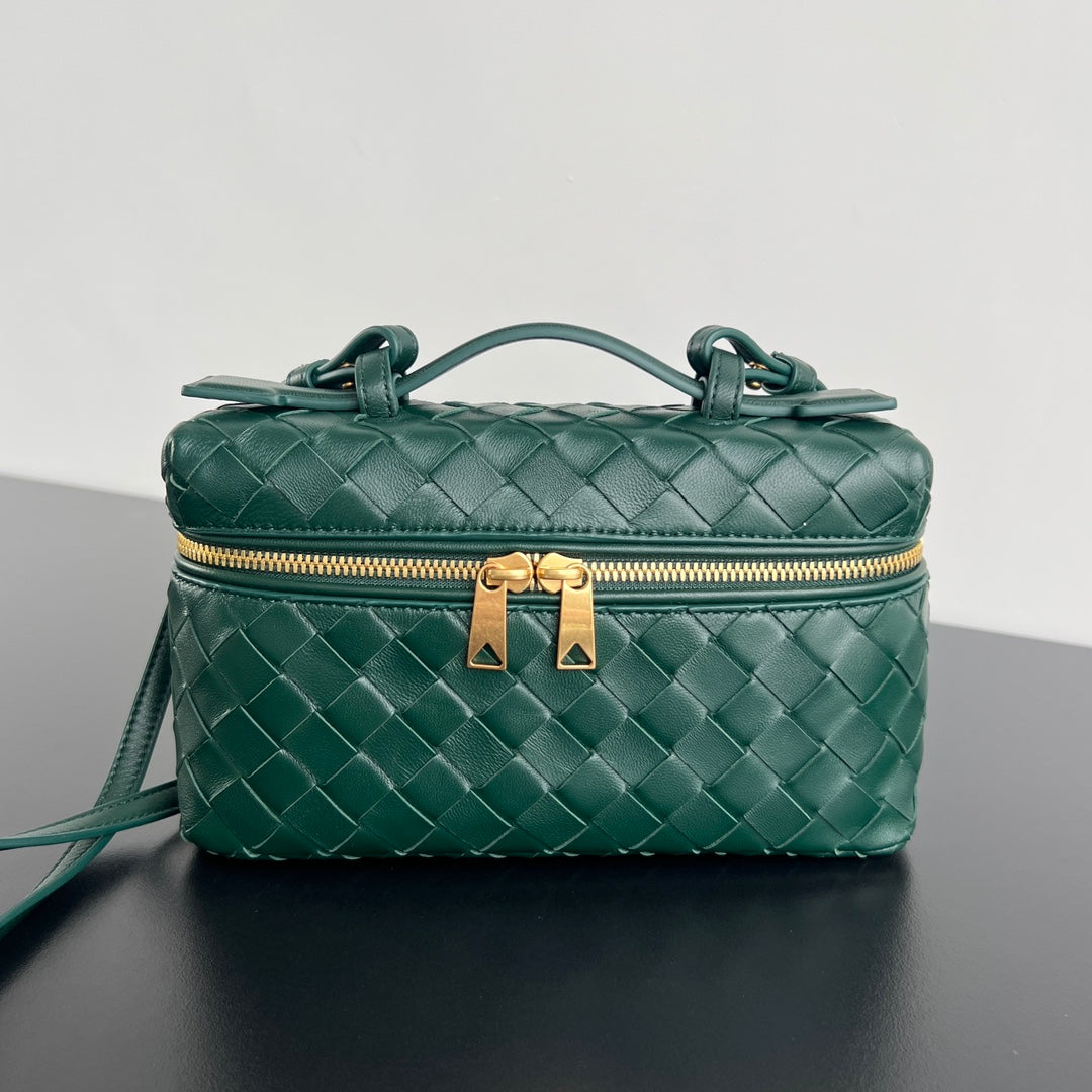 Bottega Veneta BANG BANG 22 VANITY CASE IN DARK GREEN CALFSKIN