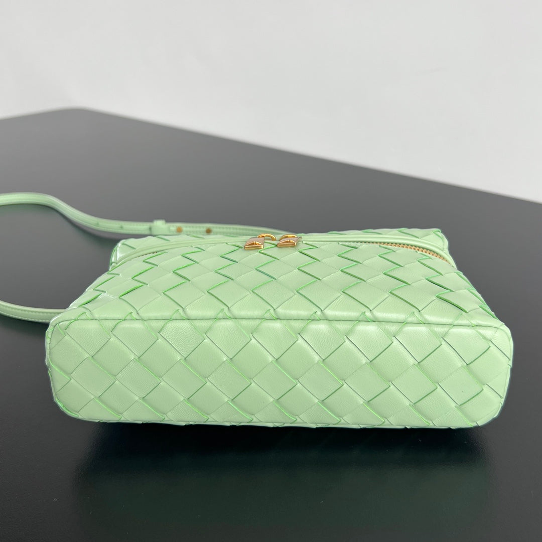 Bottega Veneta BANG BANG 22 VANITY CASE IN LIGHT GREEN CALFSKIN