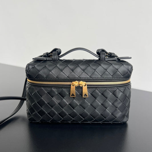 Bottega Veneta BANG BANG 22 VANITY CASE IN BLACK CALFSKIN