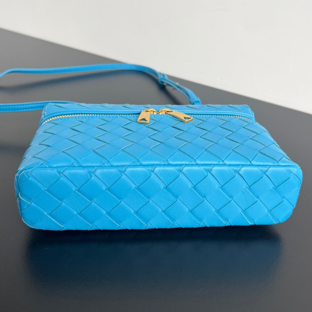 Bottega Veneta BANG BANG 22 VANITY CASE IN CERULEAN BLUE CALFSKIN