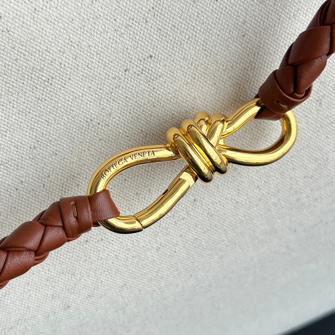 Bottega Veneta LARGE ANDIAMO 42 IN WHITE BROWN CALFSKIN AND CANVAS