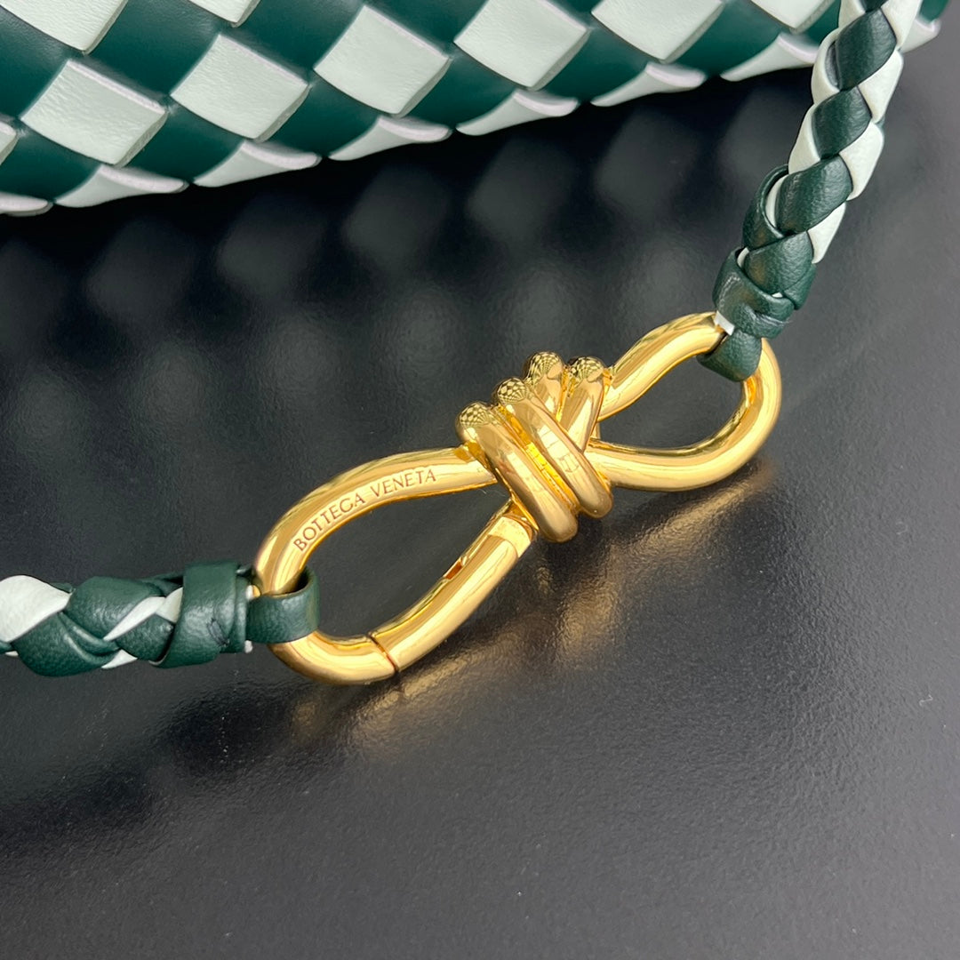 Bottega Veneta bv small andiamo 25 white dark green lambskin