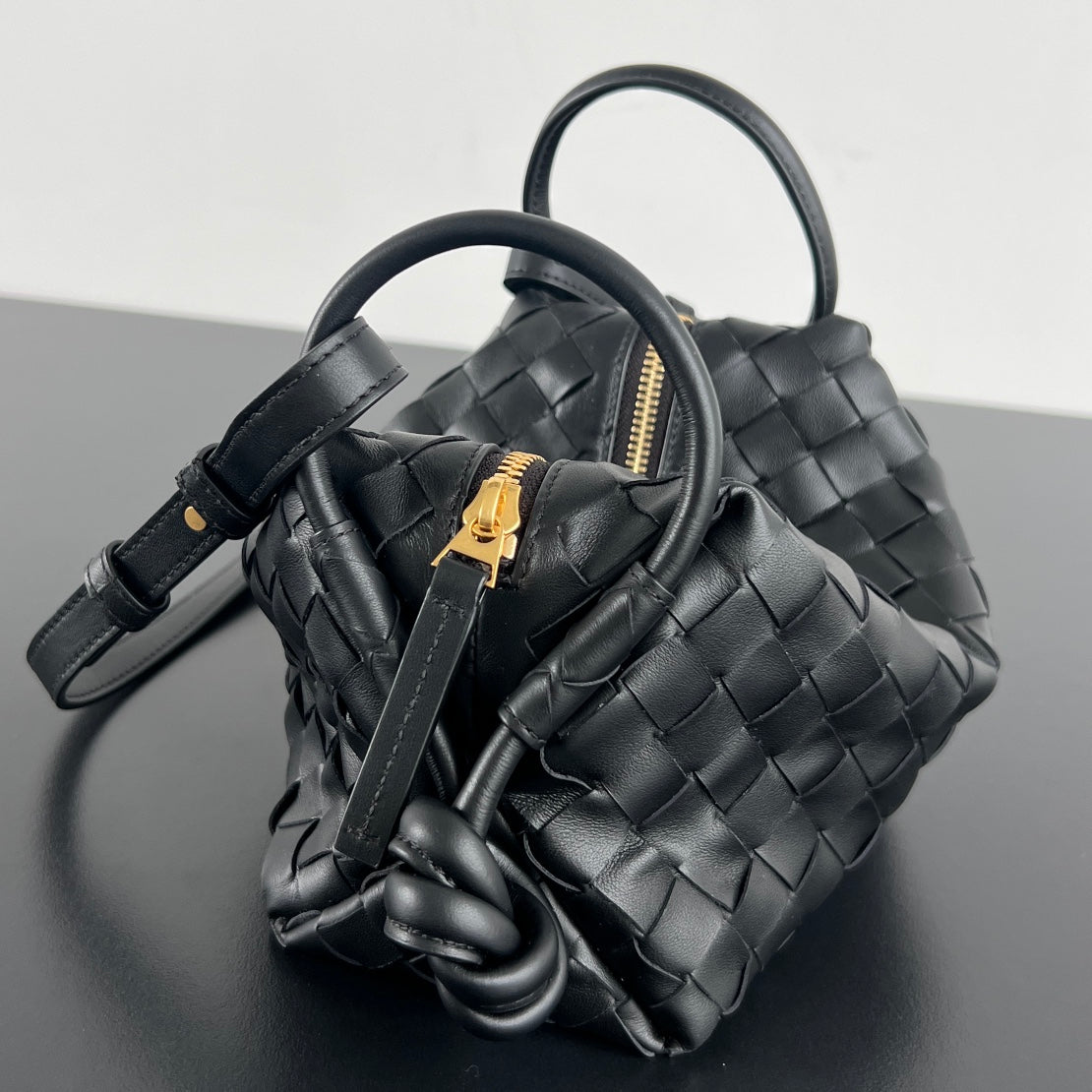 Bottega Veneta BV Loop Top Handle 19cm Black Lambskin