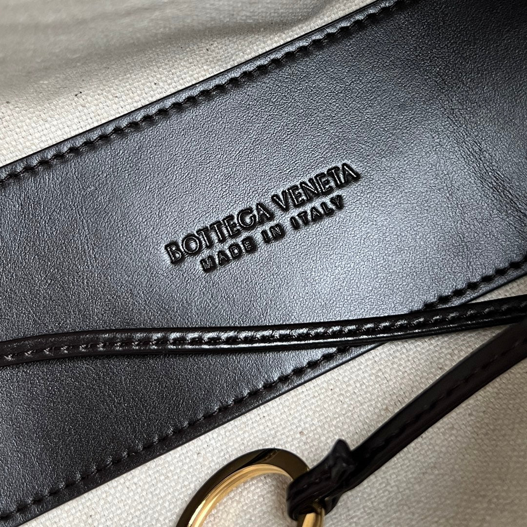 Bottega Veneta BV Loop Top Handle 19cm Chocolate Lambskin