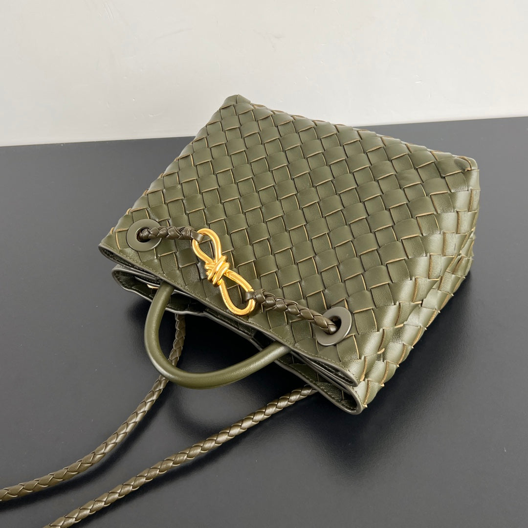 Bottega Veneta bv medium andiamo 32 khaki green lambskin