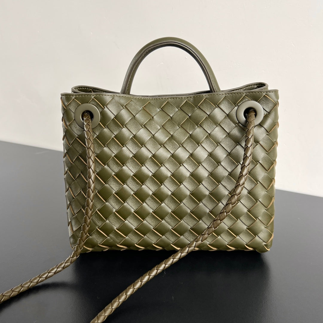Bottega Veneta bv medium andiamo 32 khaki green lambskin